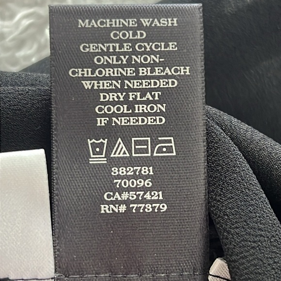 Ann Taylor Black Cutout Appliqué Sleeveless Top Large - Picture 3 of 6